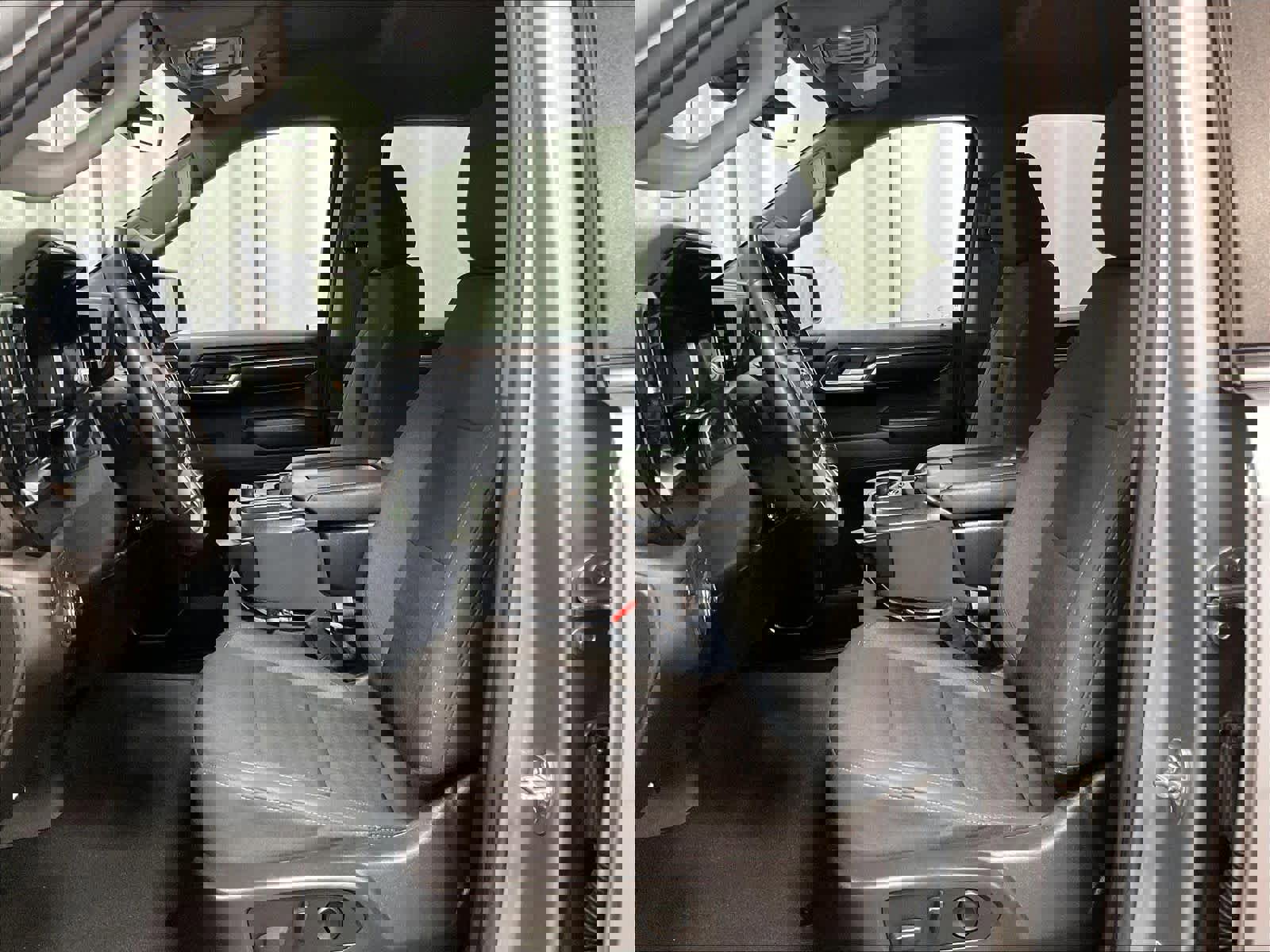 Used 2023 Chevrolet Silverado 1500 LT image 10