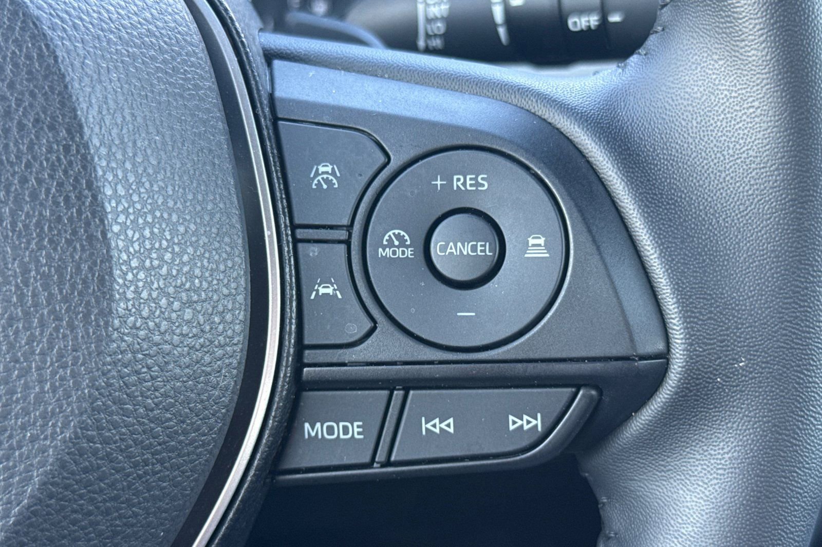 Used 2025 Toyota Corolla SE image 36