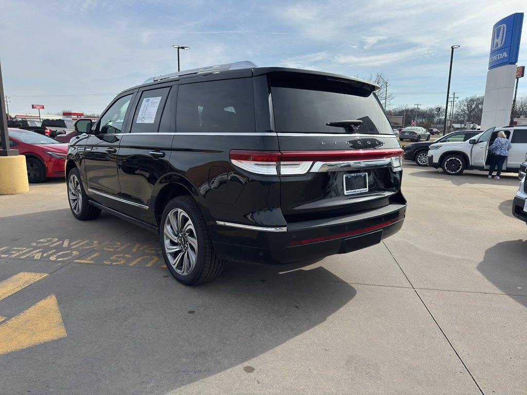Used 2024 Lincoln Navigator Reserve image 28