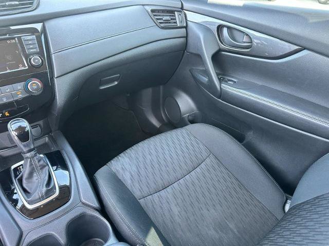 Used 2020 Nissan Rogue S FWD image 14