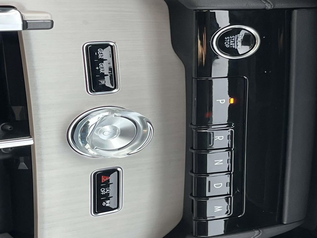 New 2025 Lincoln Navigator L Reserve image 23