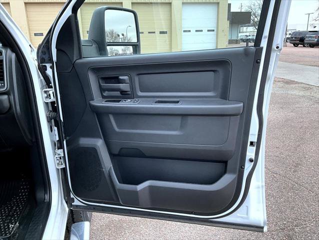 Certified 2024 RAM 3500 Tradesman w/ Chrome Appearance Group image 17