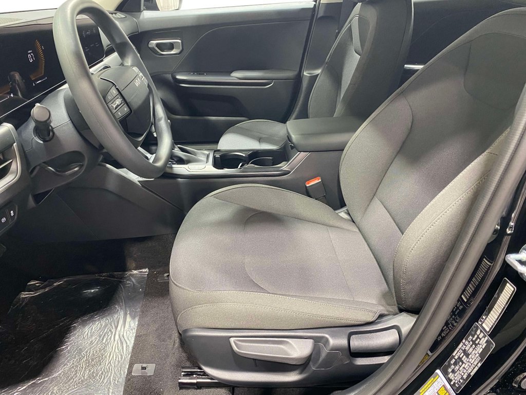 New 2026 Kia K4 FWD image 17