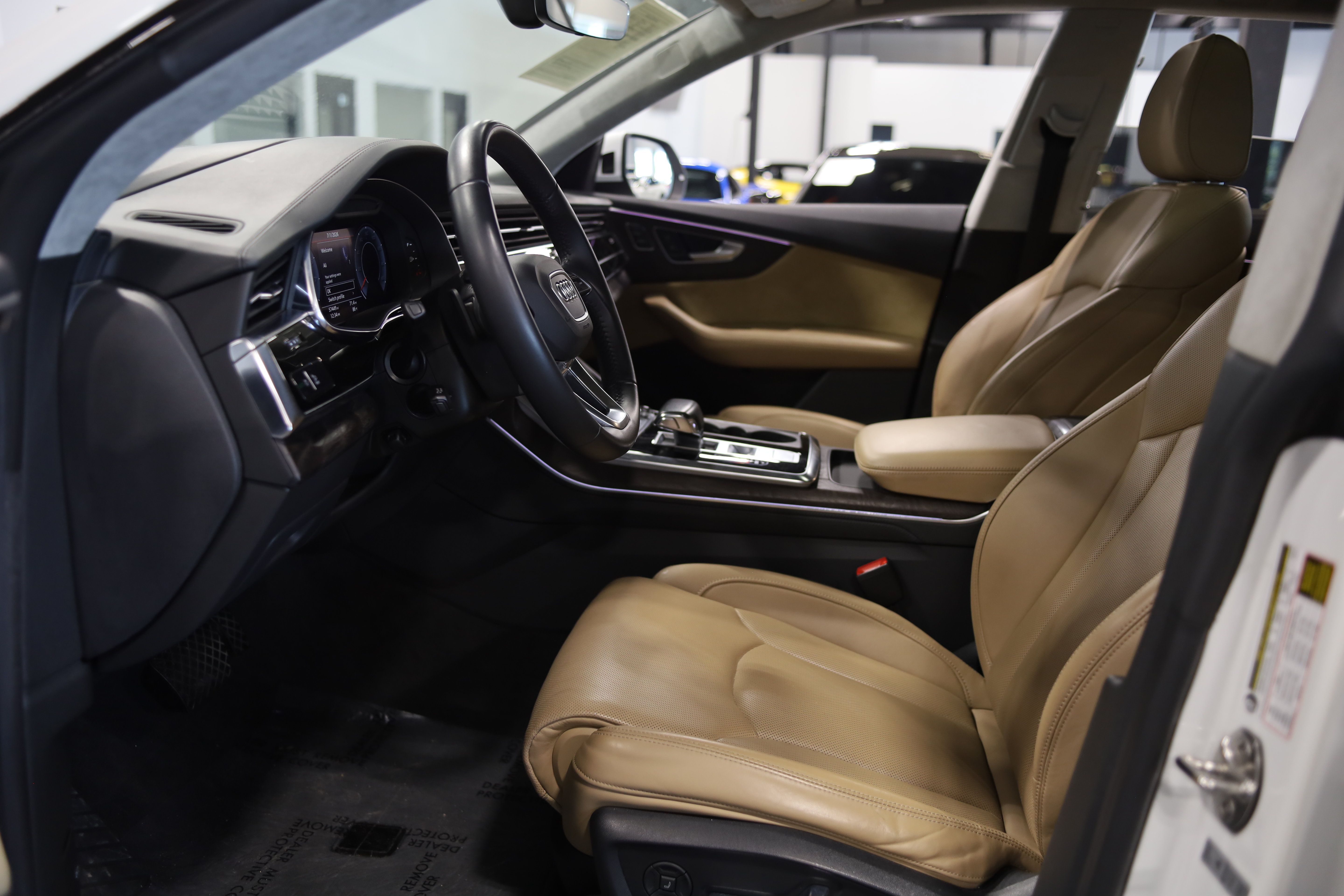 Used 2019 Audi Q8 Prestige AWD/4WD image 16