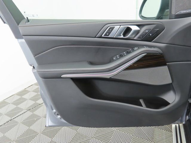 Used 2025 BMW X5 xDrive40i image 24