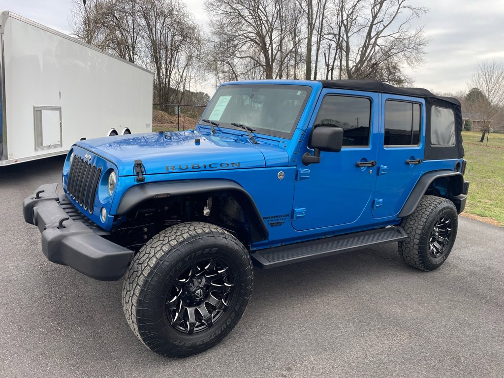 Used 2015 Jeep Wrangler Unlimited Rubicon w/ Connectivity Group image 2