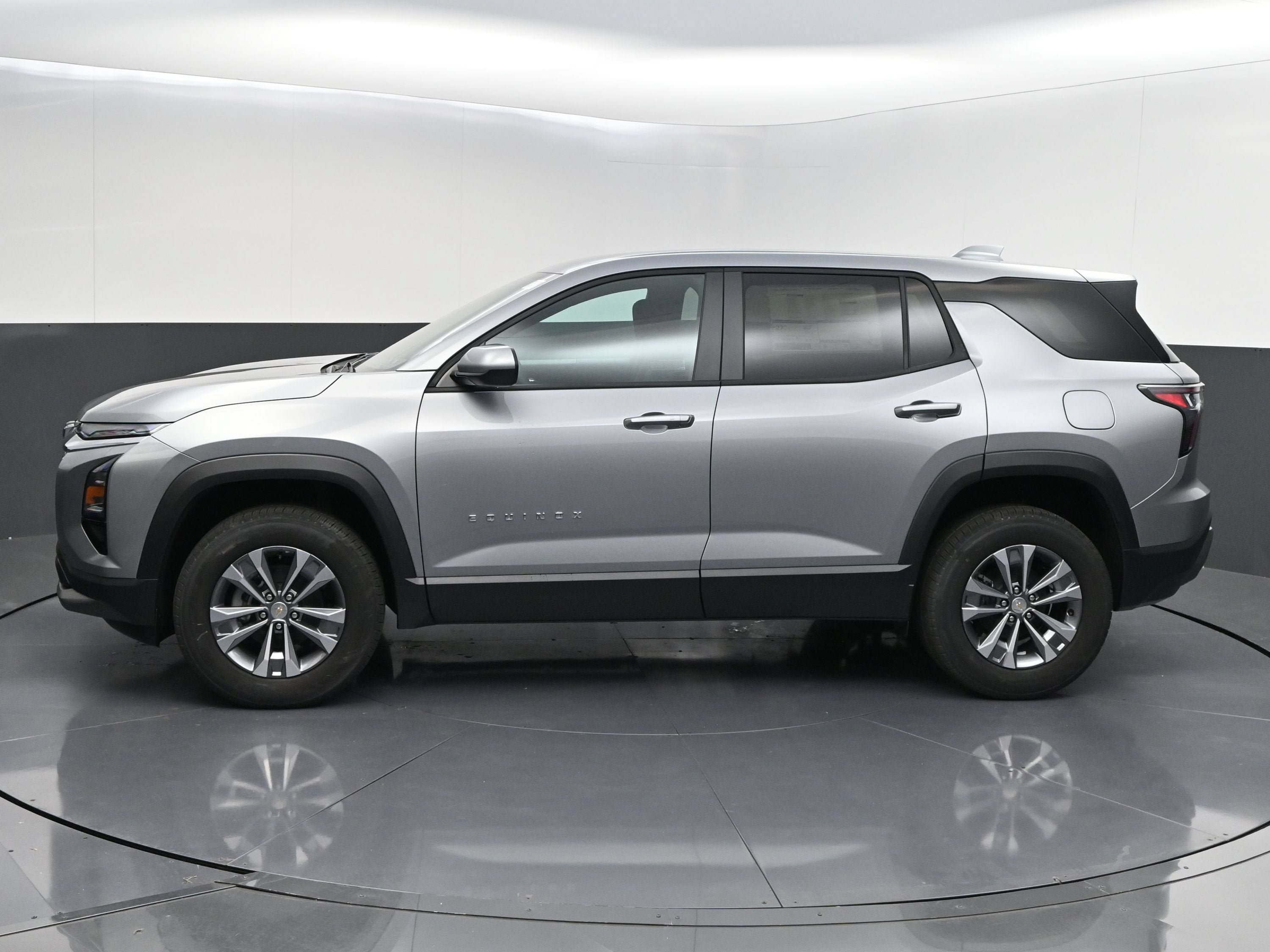 New 2027 Chevrolet Equinox LT FWD image 5