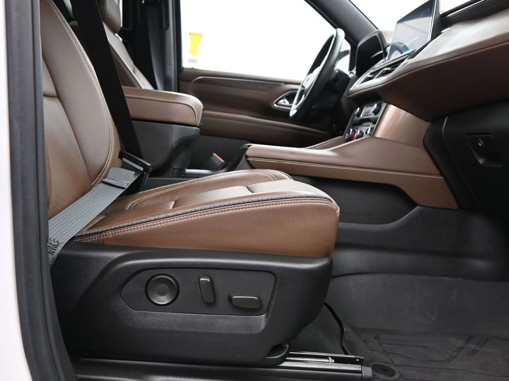 Used 2024 Chevrolet Tahoe High Country w/ Advanced Technology Package image 15