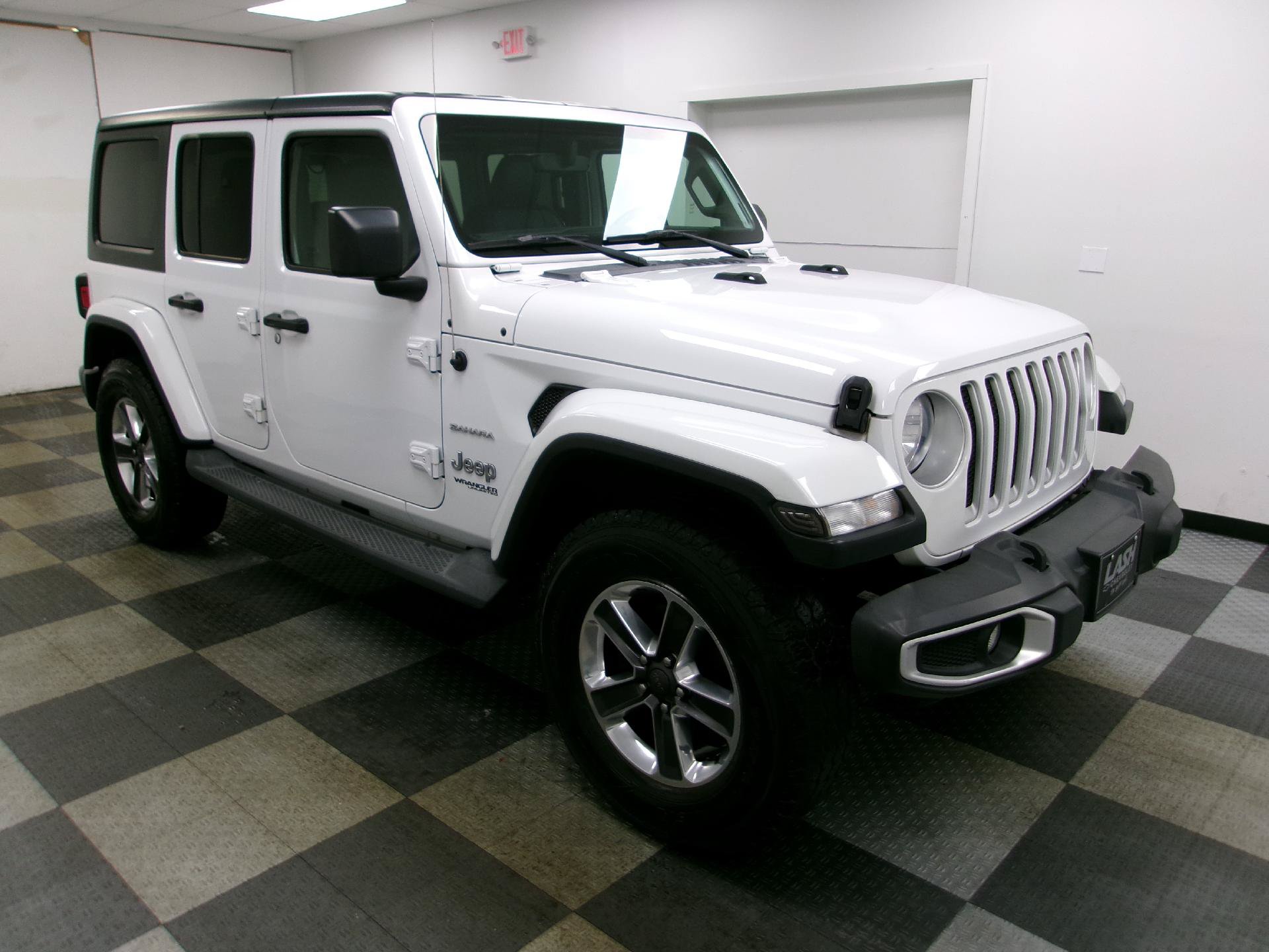 Used 2019 Jeep Wrangler Unlimited Sahara AWD/4WD image 13