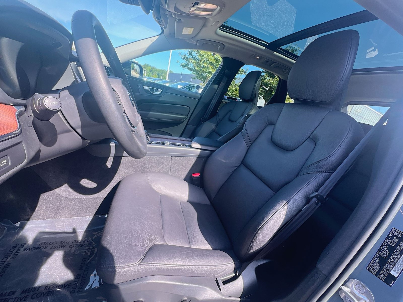 Certified 2023 Volvo XC60 B5 Plus w/ Climate Package AWD/4WD image 13