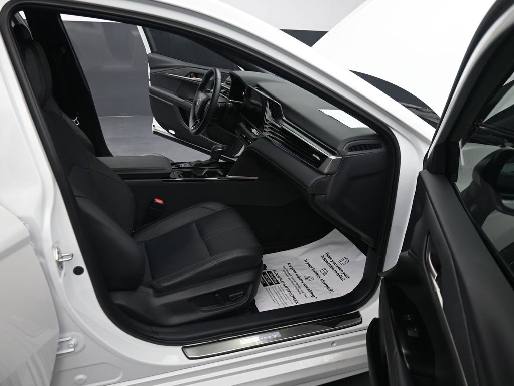 Used 2025 Toyota Camry XSE image 24