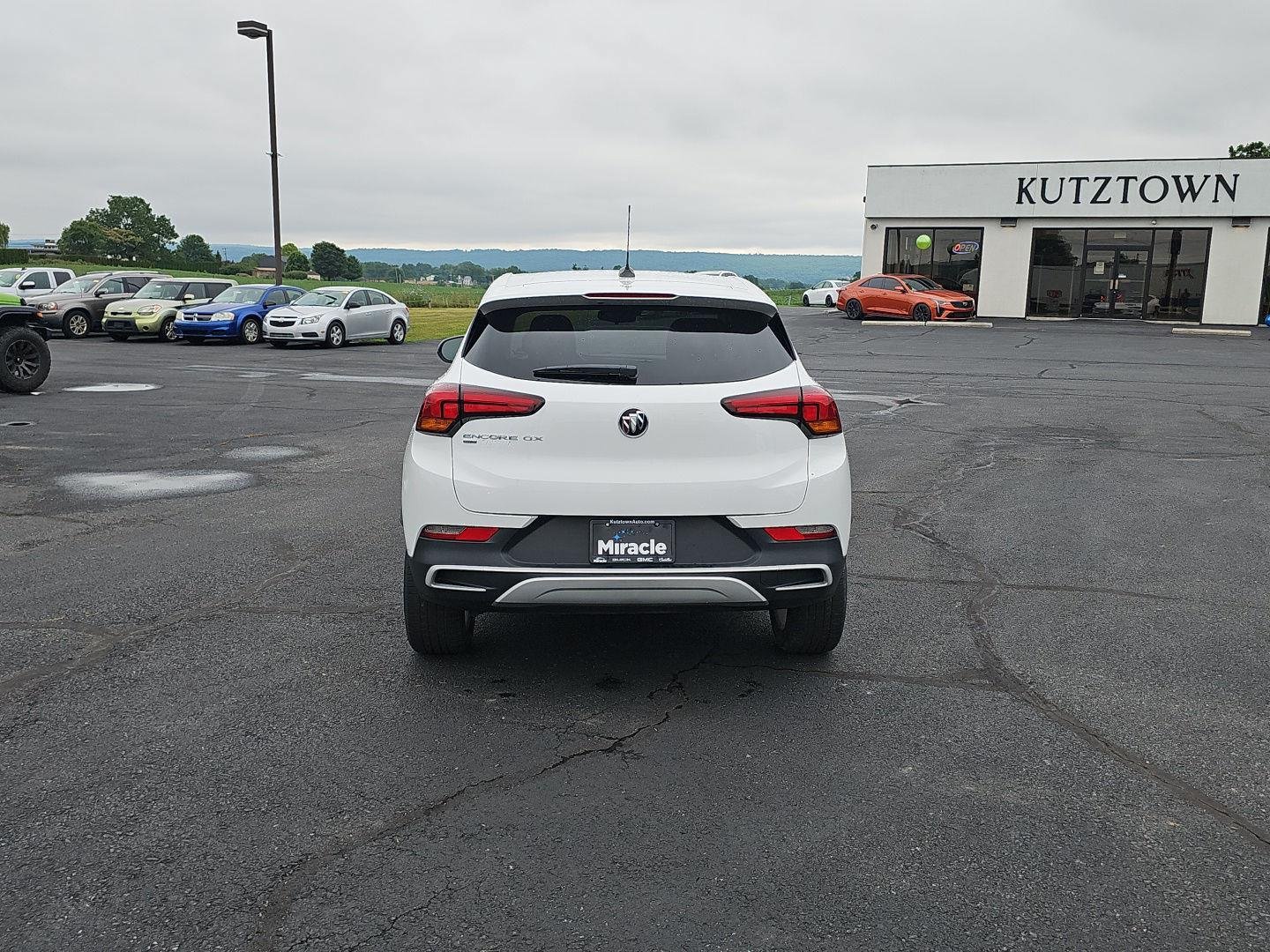 Used 2022 Buick Encore GX Preferred w/ Cold Weather Comfort Package AWD/4WD image 6