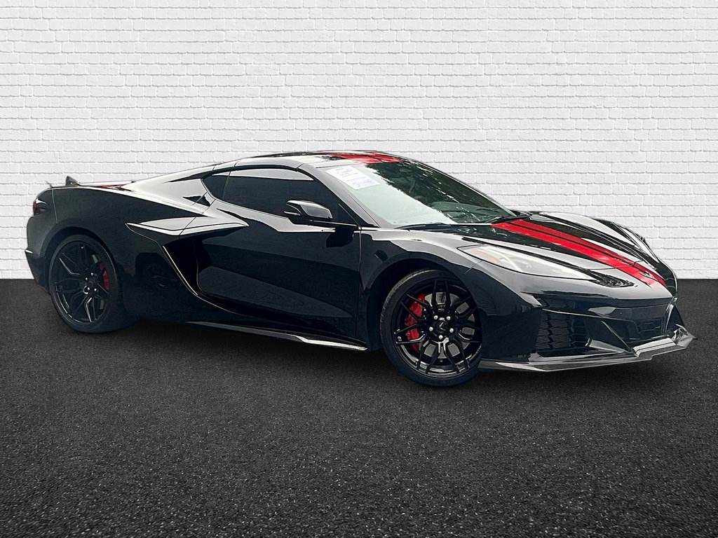 Used 2024 Chevrolet Corvette Z06 RWD image 3