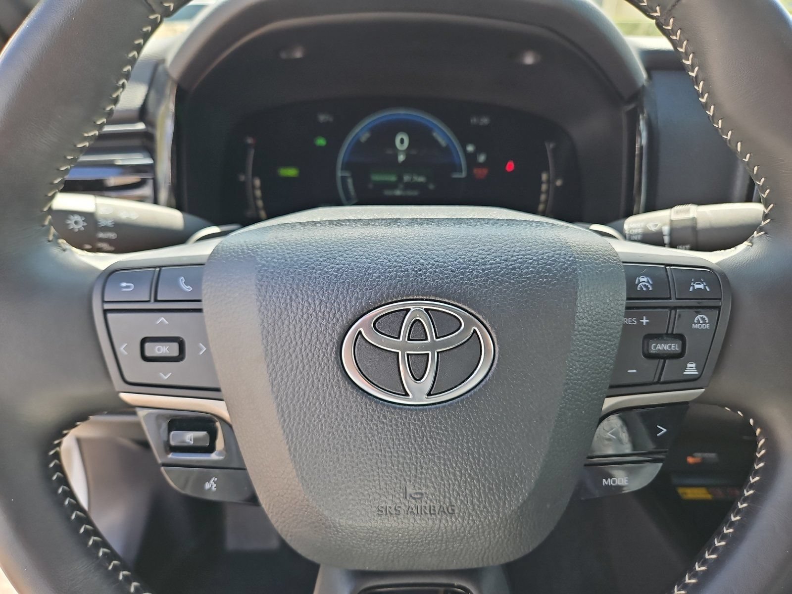 Used 2025 Toyota Camry SE FWD image 20