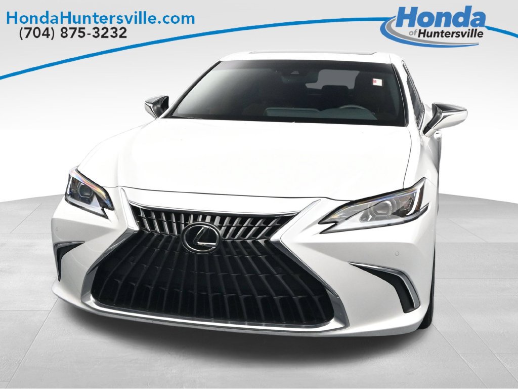 Used 2025 Lexus ES 350 w/ Premium Package FWD image 2
