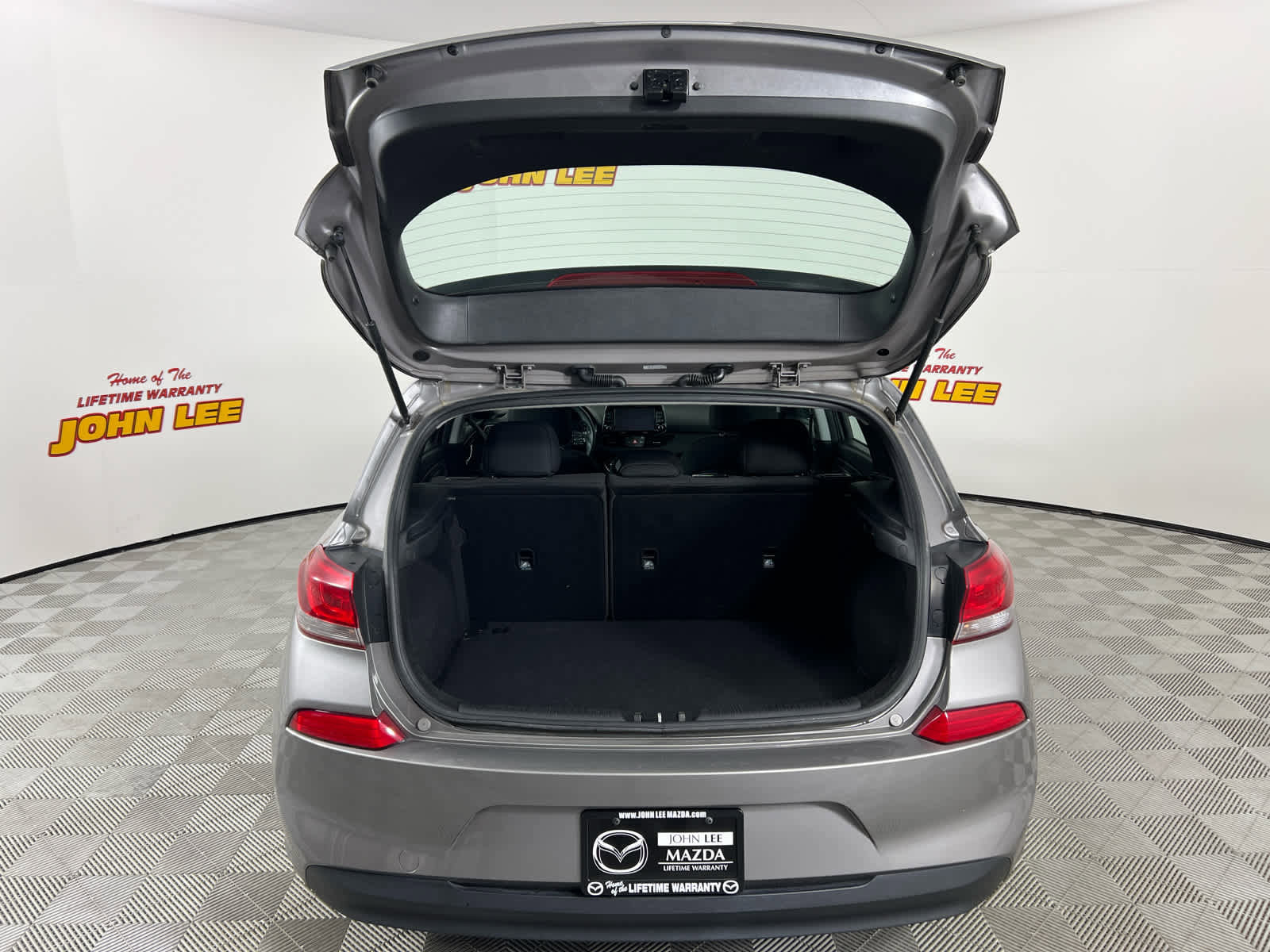 Used 2020 Hyundai Elantra GT FWD image 5