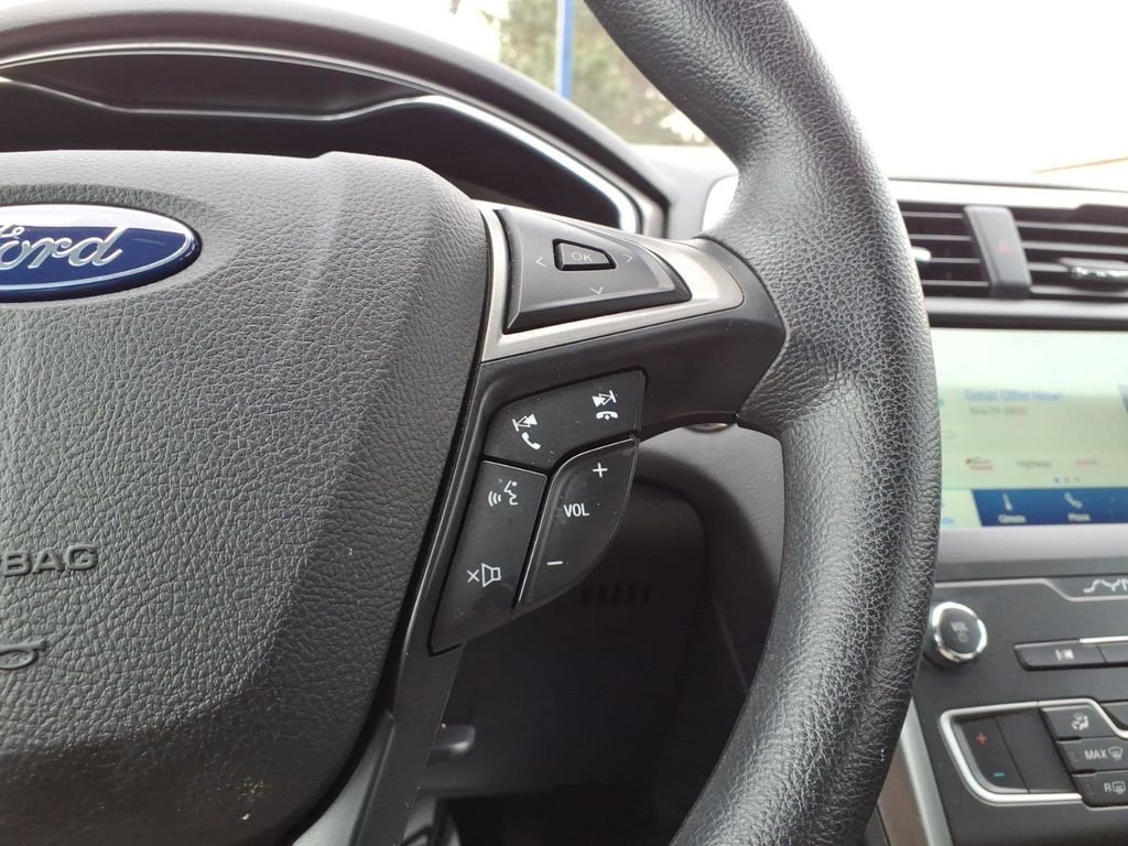 Certified 2020 Ford Fusion SE image 17