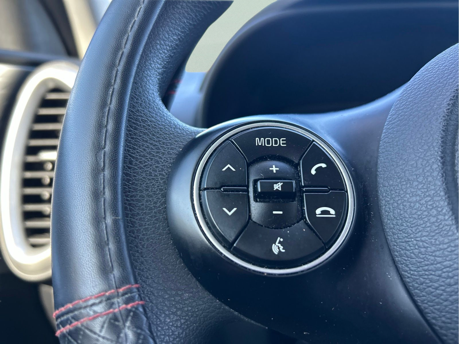 Used 2020 Kia Soul LX FWD image 14