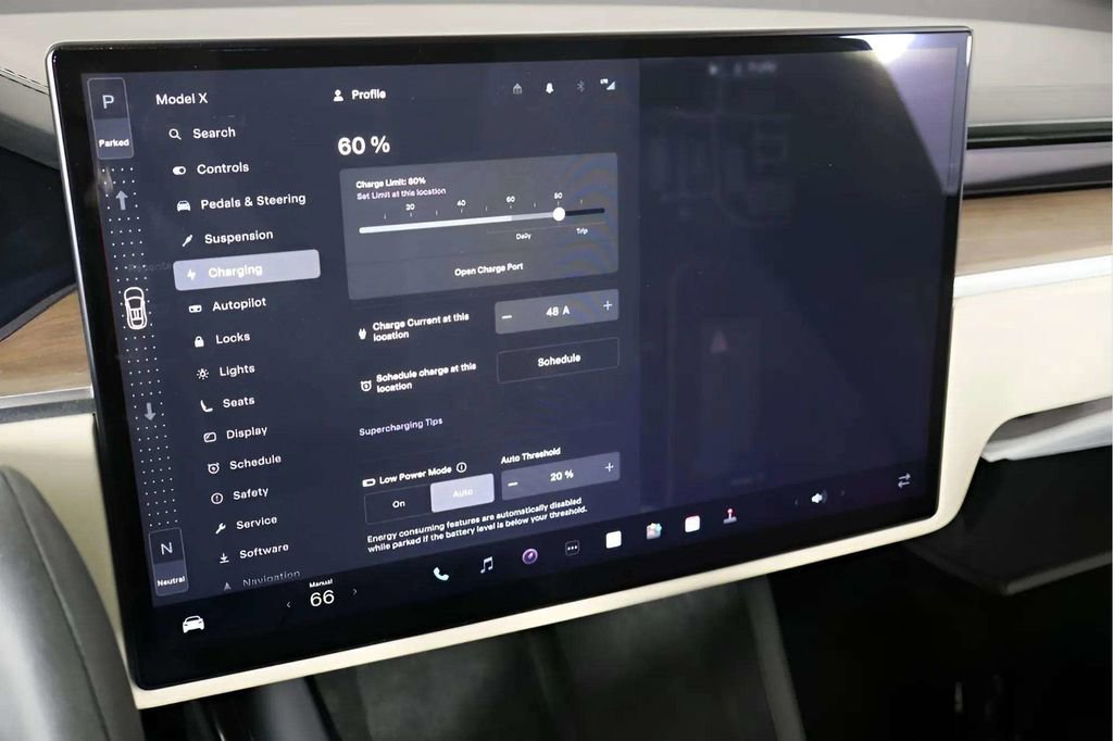Used 2022 Tesla Model X image 27