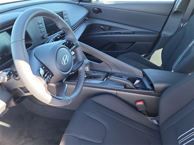 Certified 2025 Hyundai Elantra Sport image 15