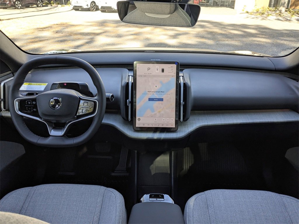 New 2025 Volvo EX30 Ultra w/ Climate Package image 16