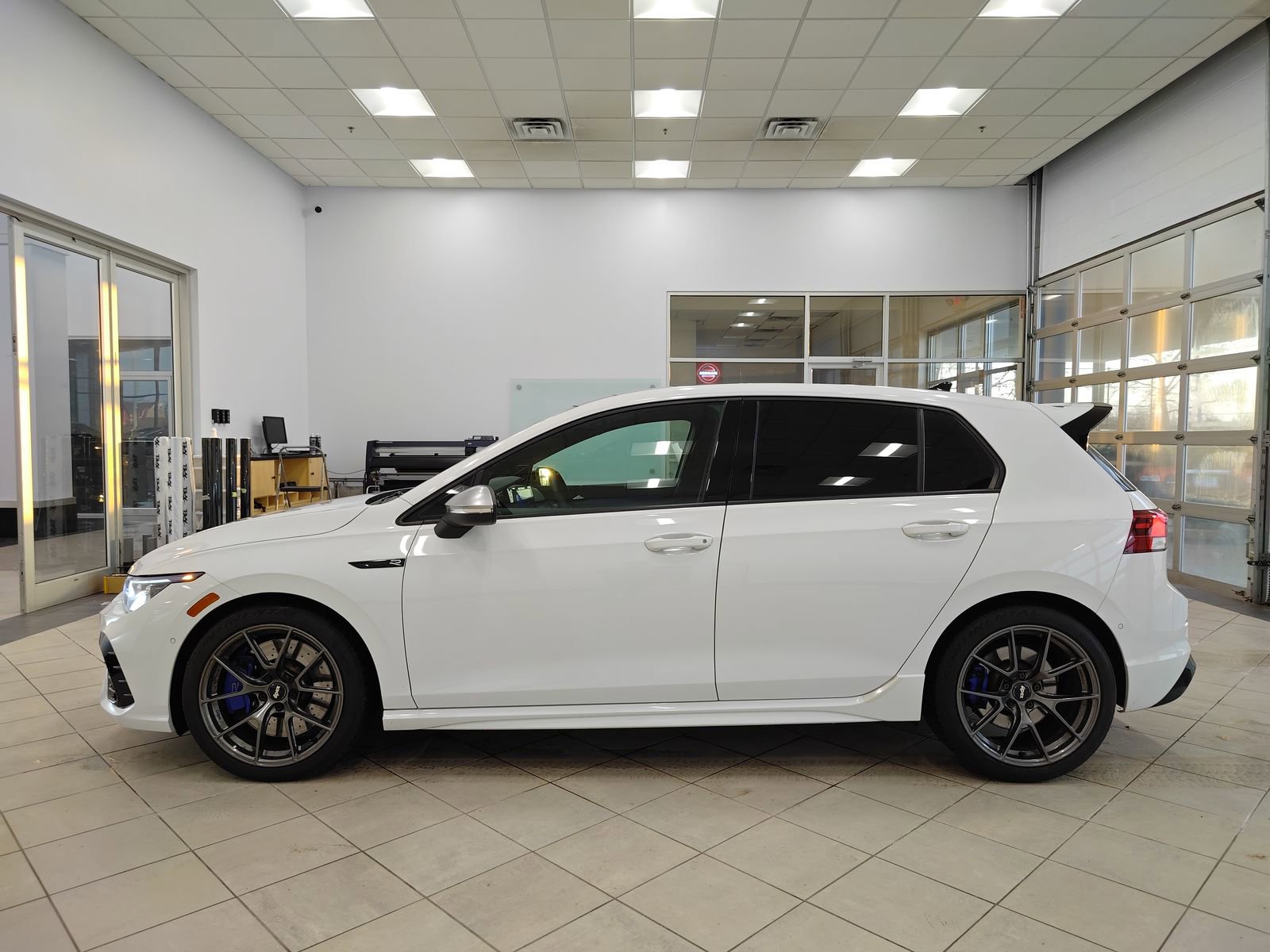 Used 2023 Volkswagen Golf R image 7