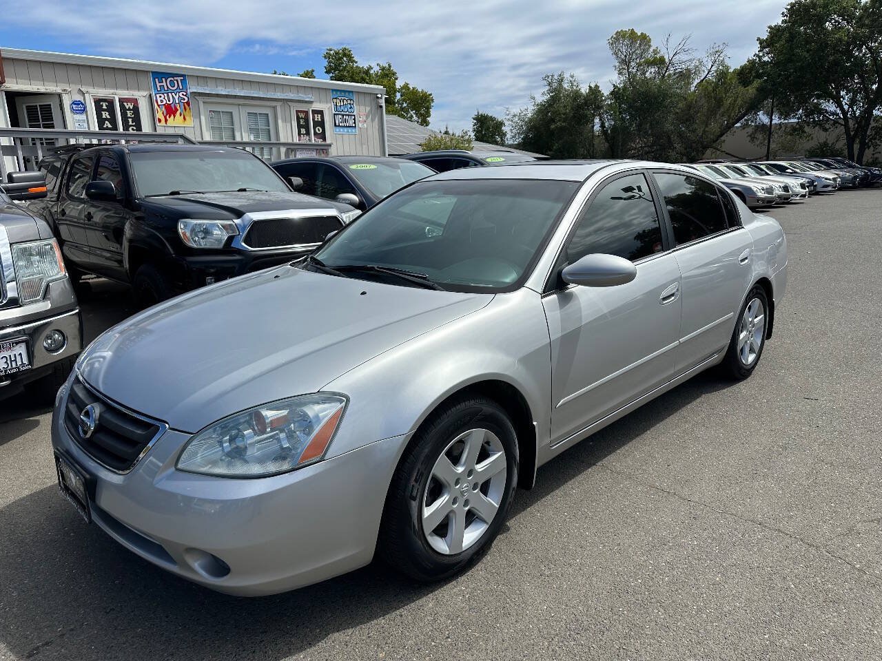Used 2002 Nissan Altima 2.5 SL FWD image 1