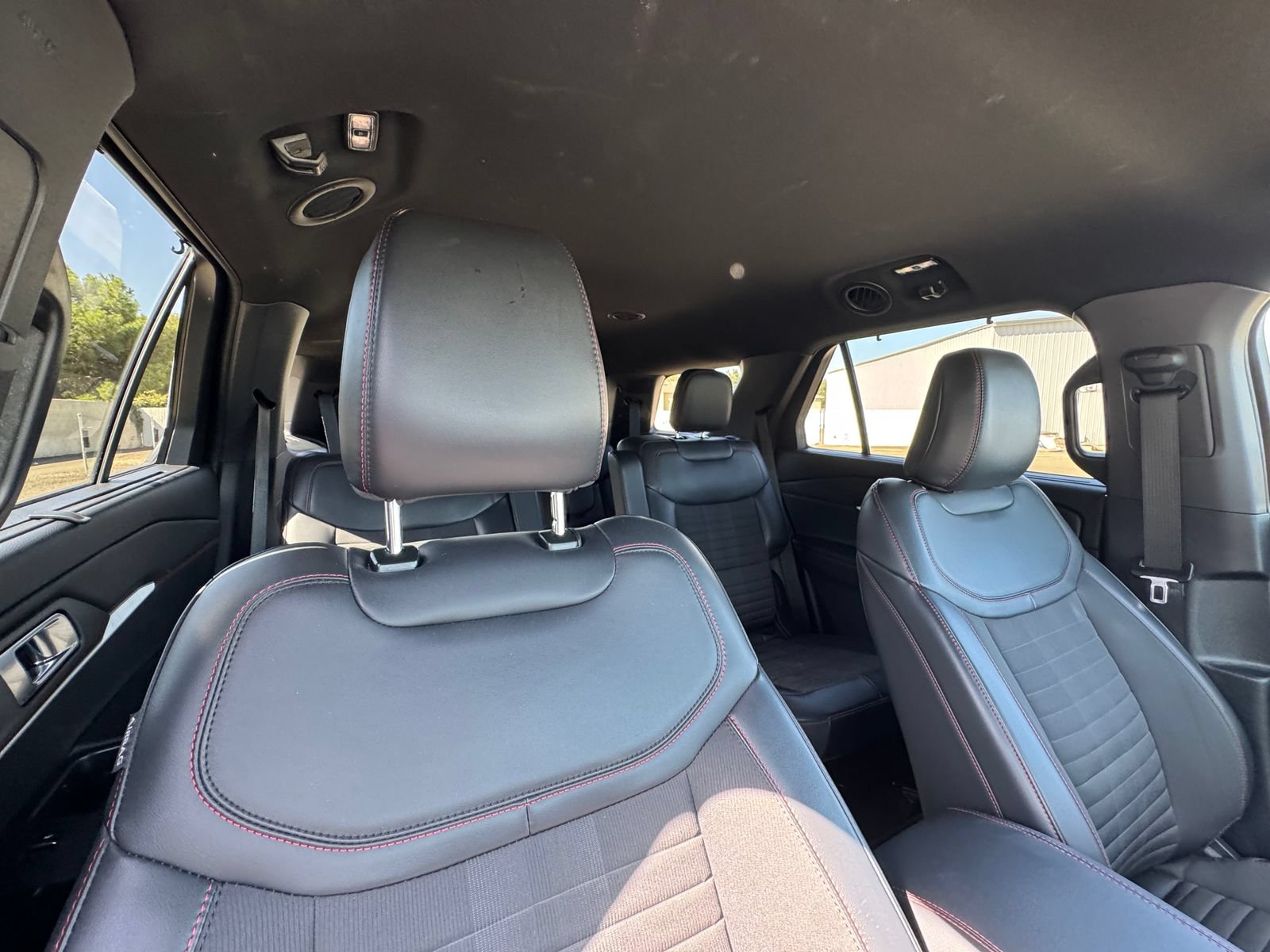 Used 2025 Ford Explorer ST-Line w/ Premium Package RWD image 21