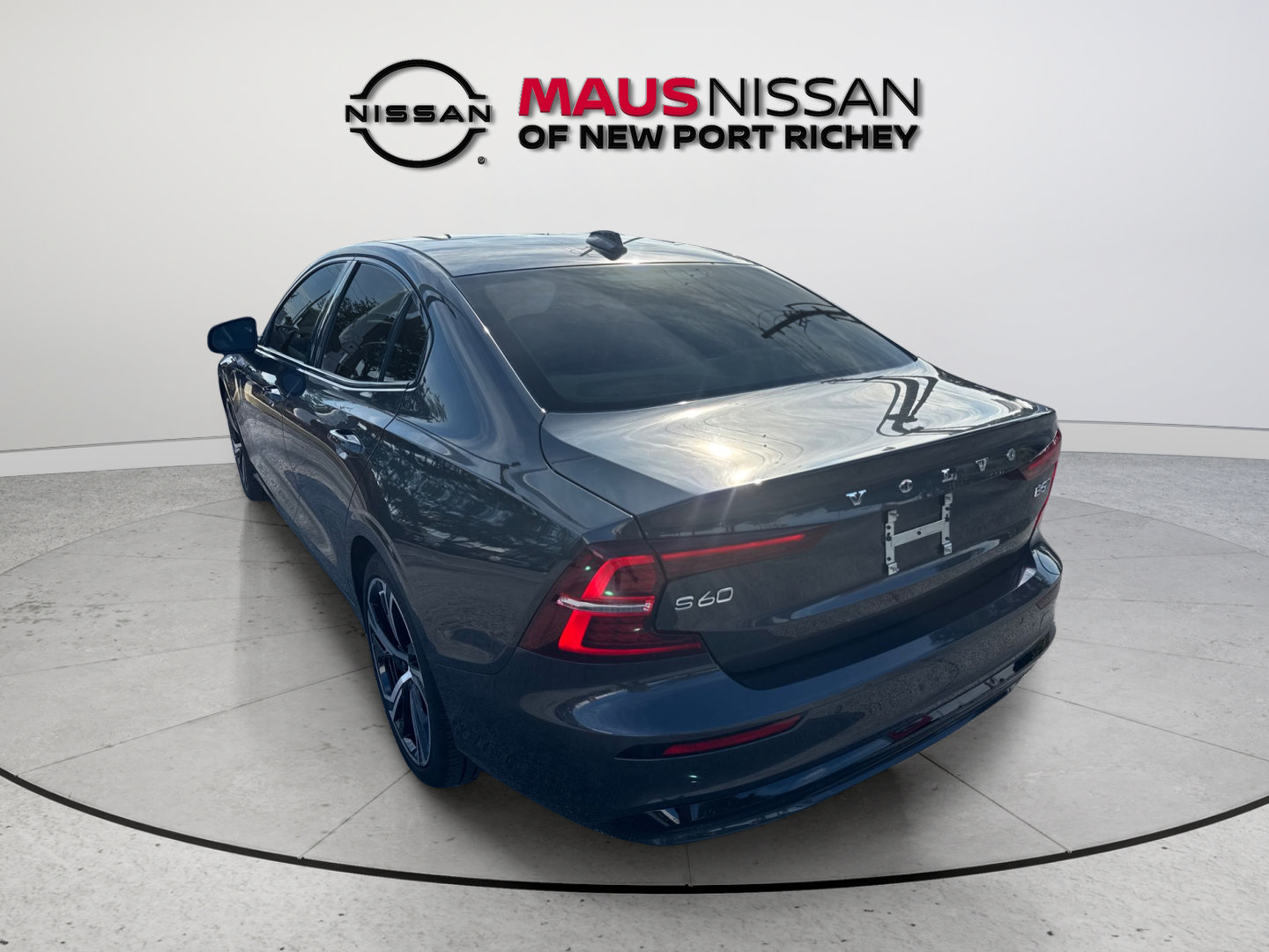 Used 2024 Volvo S60 B5 Plus w/ Protection Package Premier AWD/4WD image 9