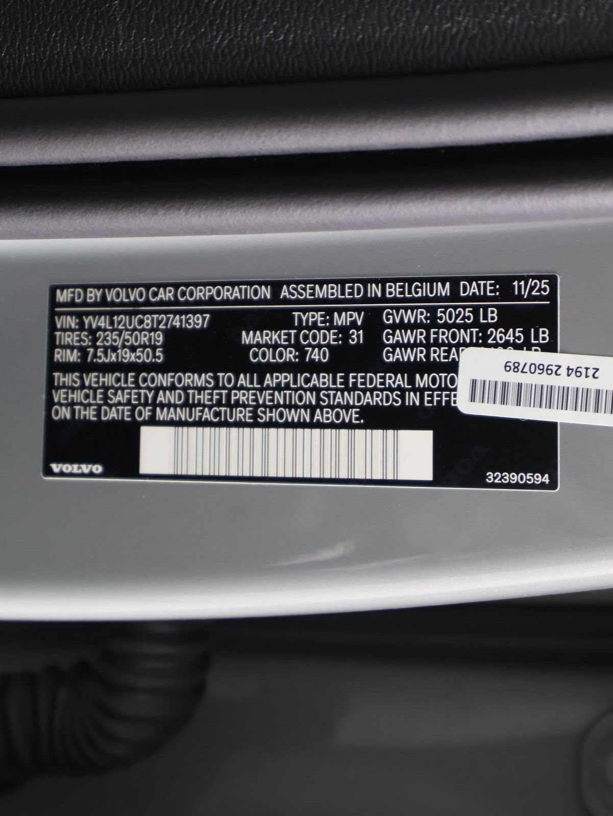 Certified 2026 Volvo XC40 B5 Plus AWD/4WD image 16