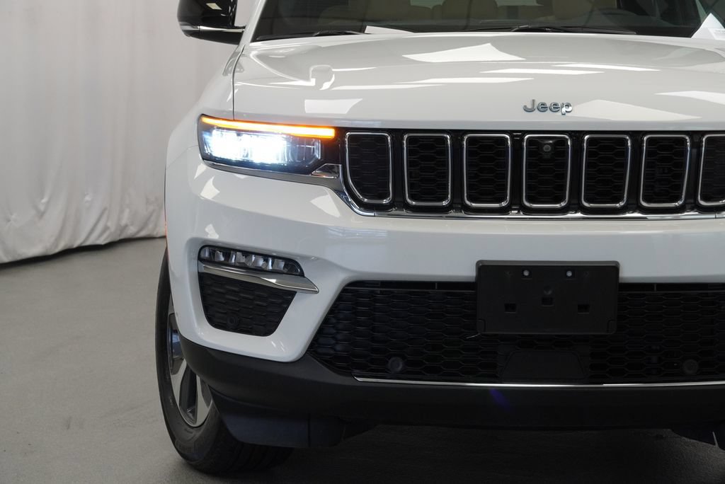 Certified 2022 Jeep Grand Cherokee Limited 4xe w/ Luxury Tech Group II AWD/4WD image 6