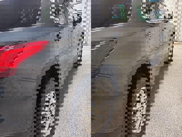 Used 2021 Chevrolet Traverse LT image 37