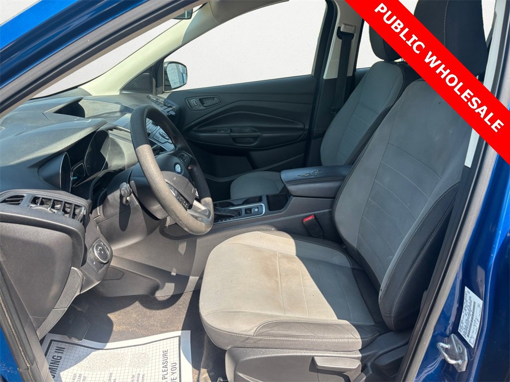 Used 2019 Ford Escape S image 9