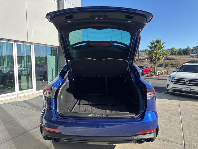 Used 2022 Maserati Levante Modena image 11