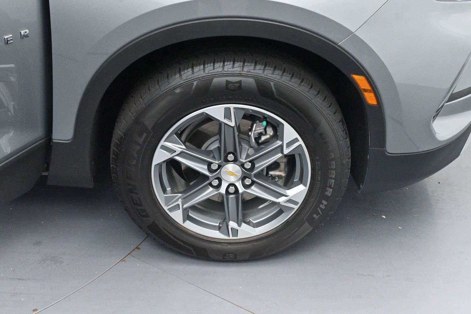 Used 2025 Chevrolet Blazer LT AWD/4WD image 34