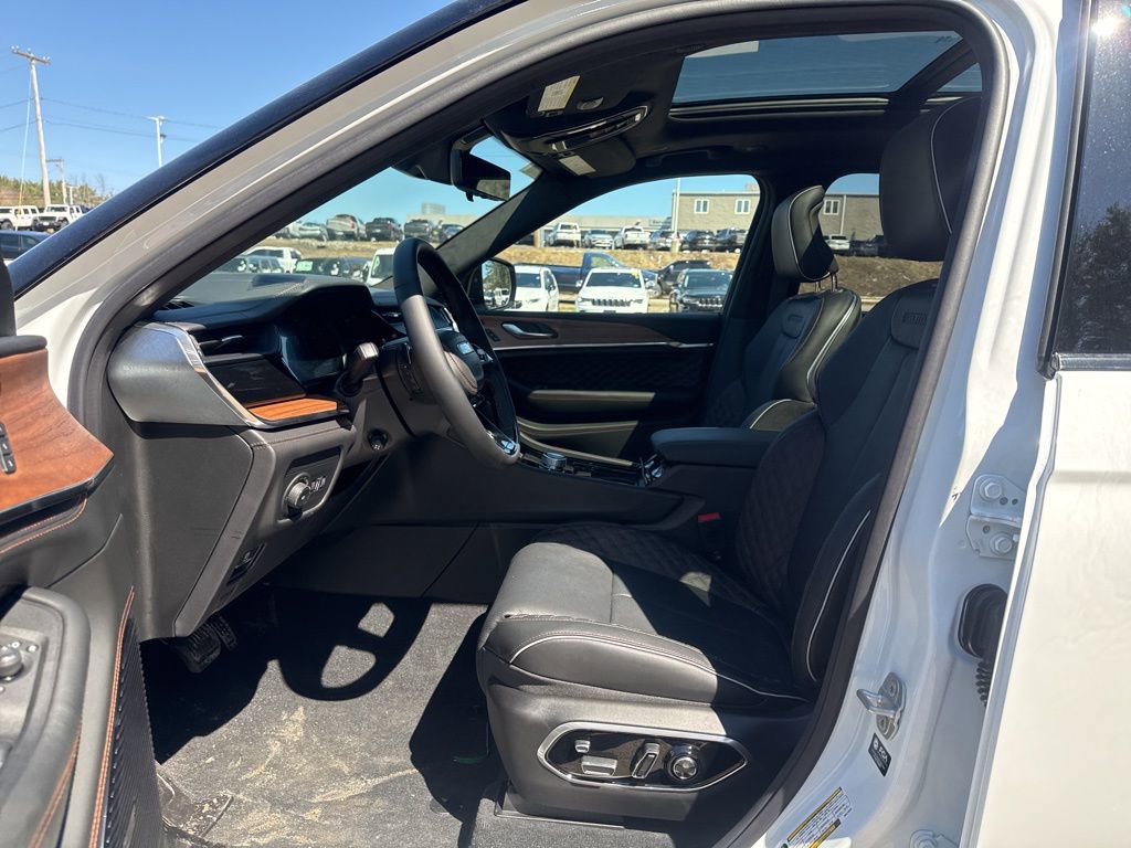 New 2026 Jeep Grand Cherokee L Summit image 19