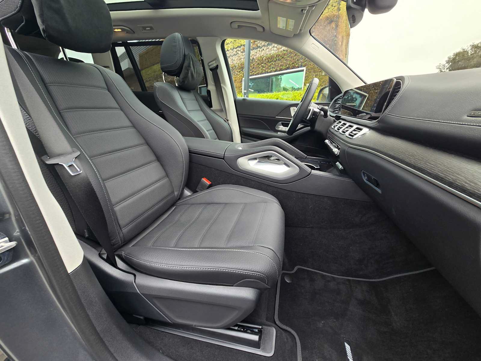 Used 2026 Mercedes-Benz GLS 450 4MATIC image 10