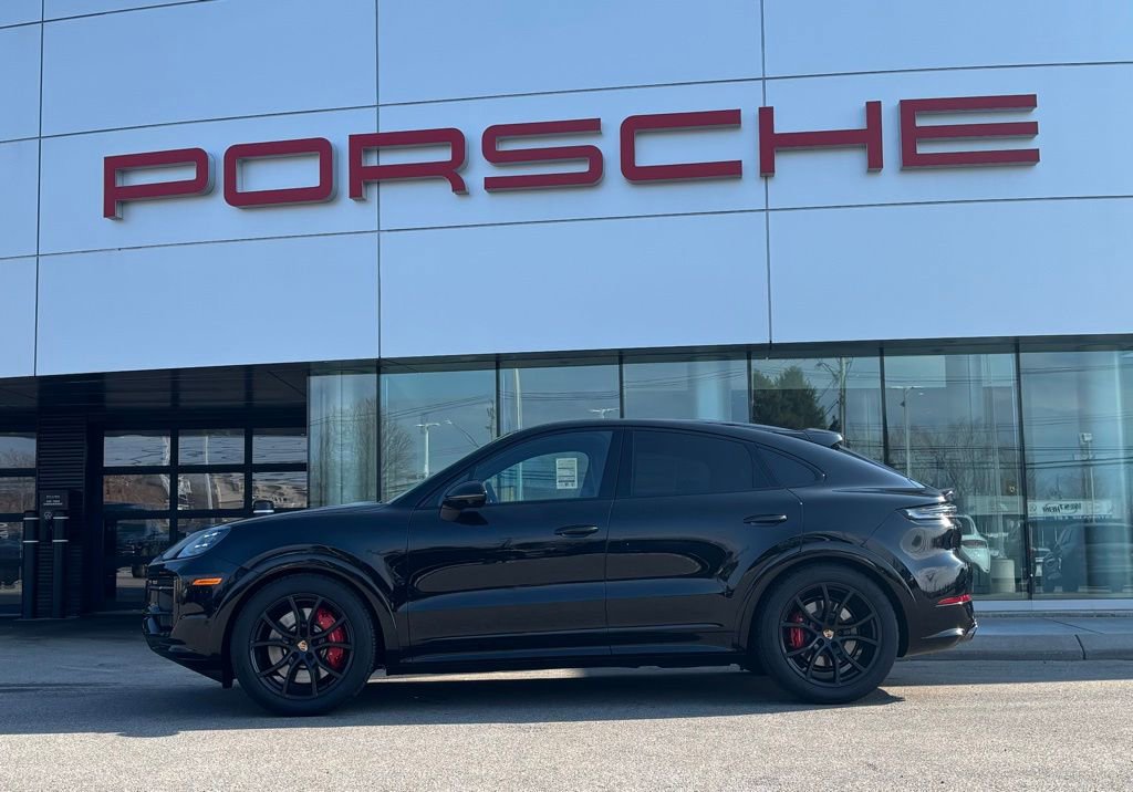 New 2026 Porsche Cayenne GTS AWD/4WD image 2