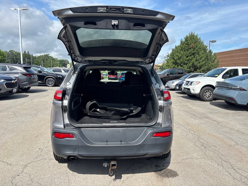 Used 2016 Jeep Cherokee Sport AWD/4WD image 7