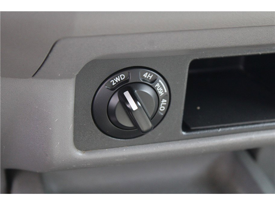 Used 2008 Nissan Frontier SE w/ SE Value Truck Pkg AWD/4WD image 20