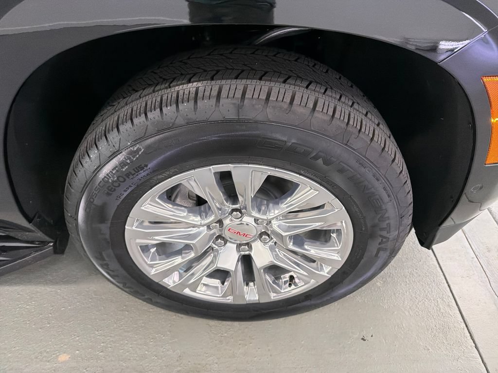New 2026 GMC Yukon Denali w/ LPO, Floor Liner Package RWD image 4