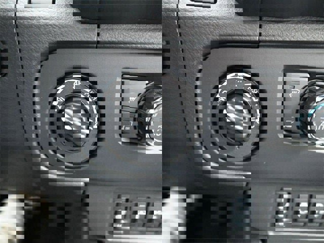 New 2026 Nissan Frontier SV image 19