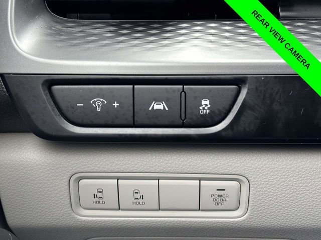 Used 2024 Kia Carnival LX image 11