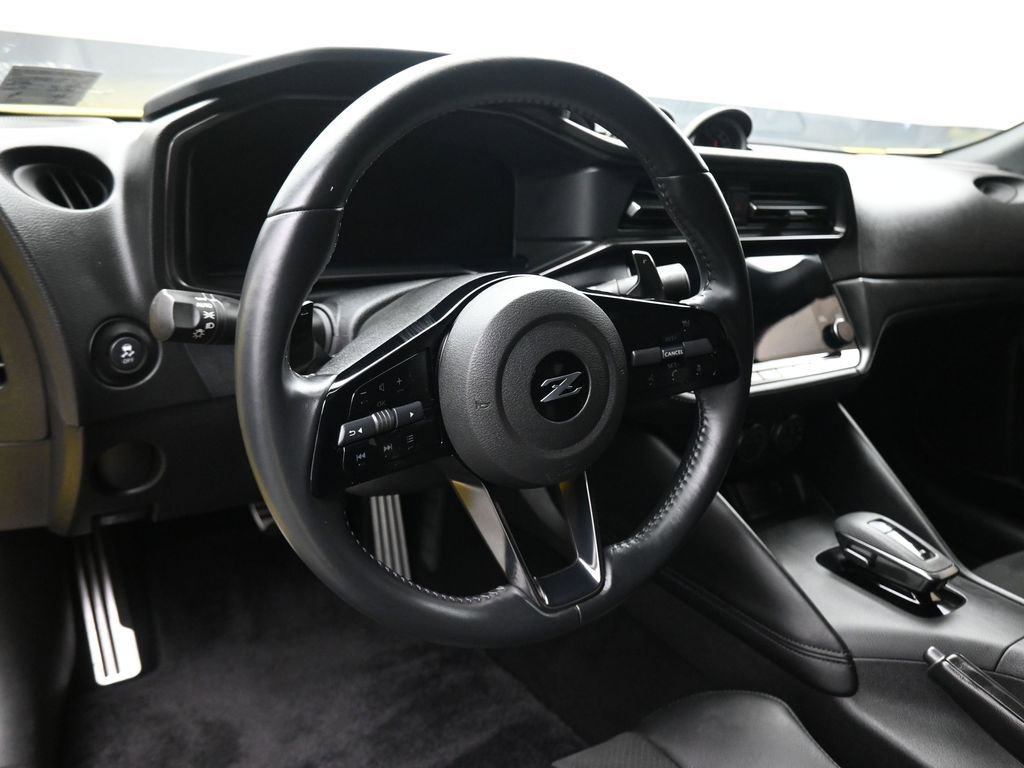 Used 2023 Nissan Z w/ Floor Mat Package (L93) RWD image 14