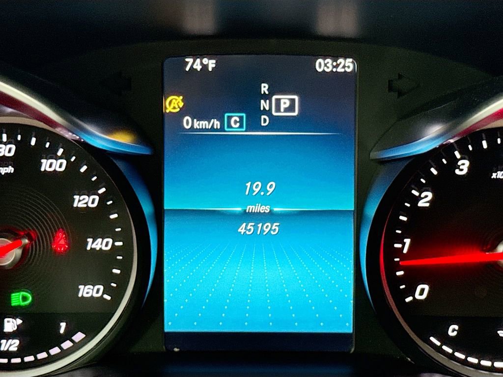 Used 2021 Mercedes-Benz GLC 300 image 31