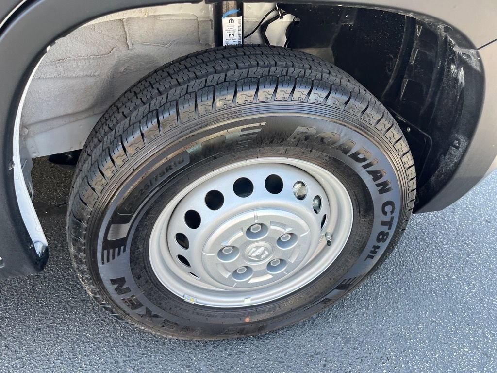 Used 2025 RAM ProMaster 2500 w/ Convenience Group image 25