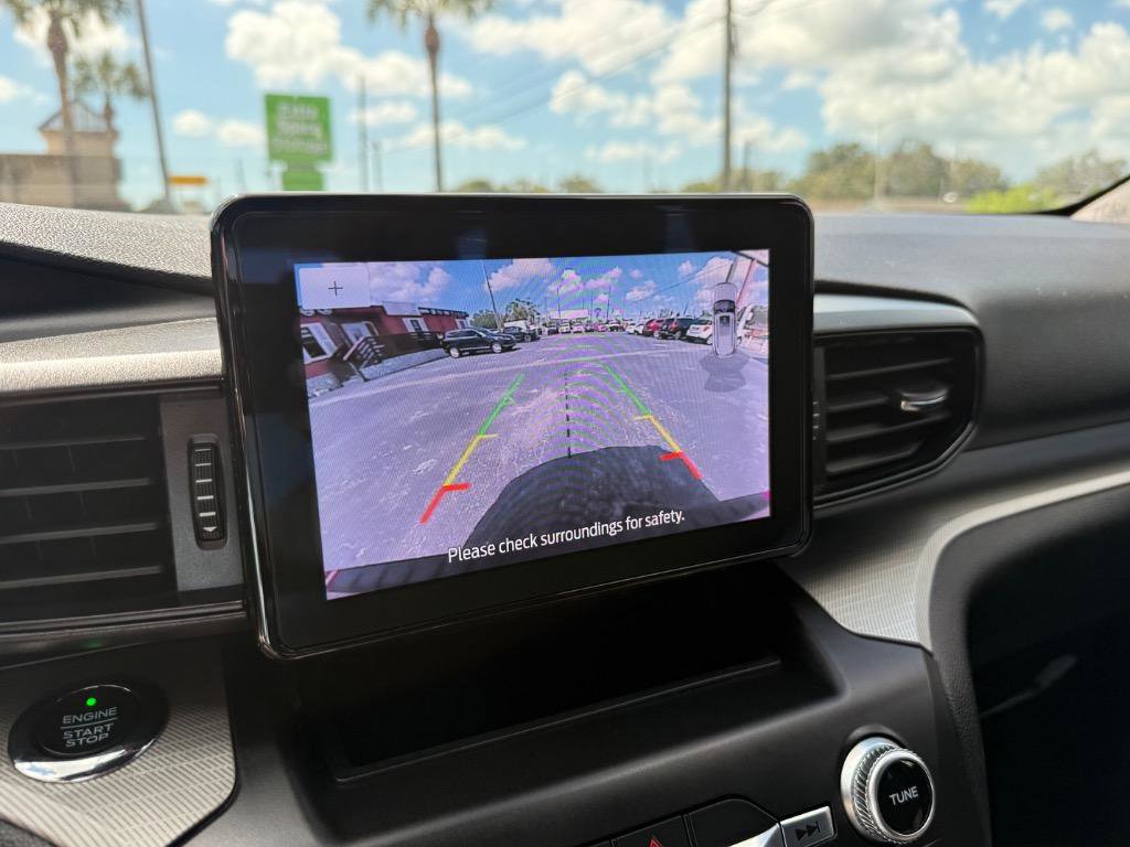 Used 2020 Ford Explorer XLT image 25