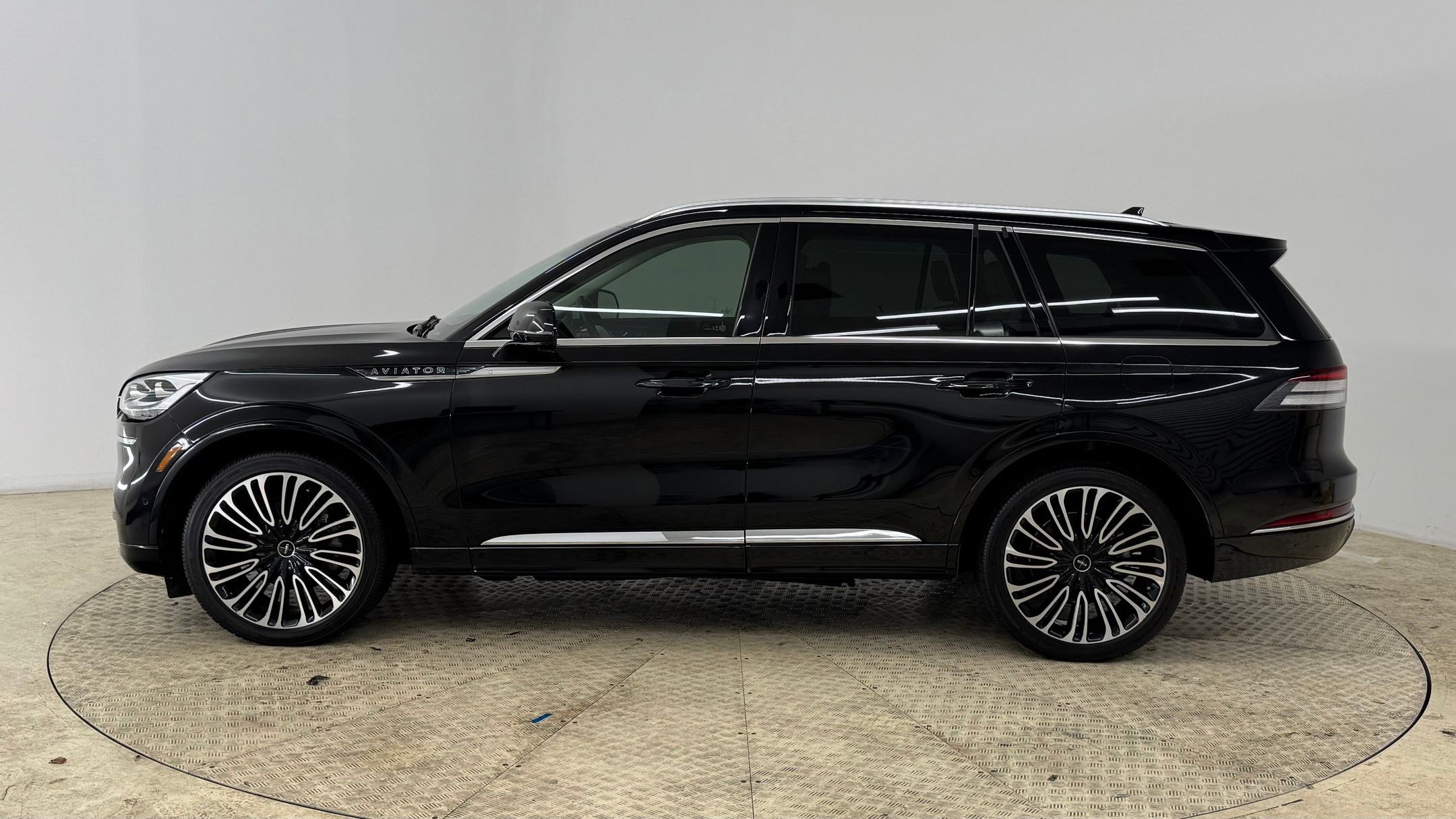 Used 2023 Lincoln Aviator Black Label w/ Dynamic Handling Package video 2