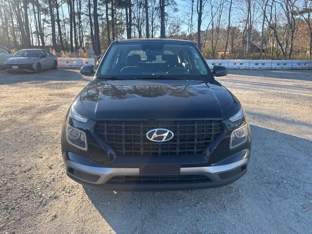 Used 2023 Hyundai Venue SE image 2