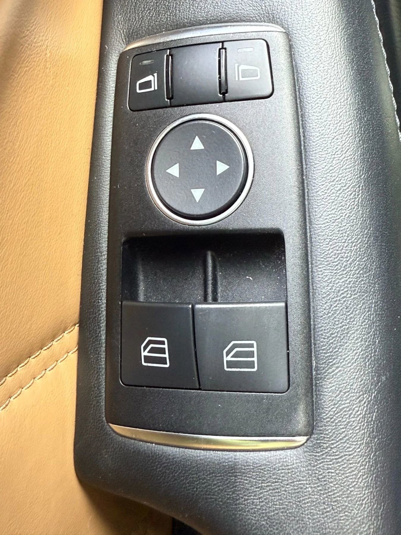 Used 2012 Mercedes-Benz C 63 AMG Coupe w/ Multimedia Pkg image 26